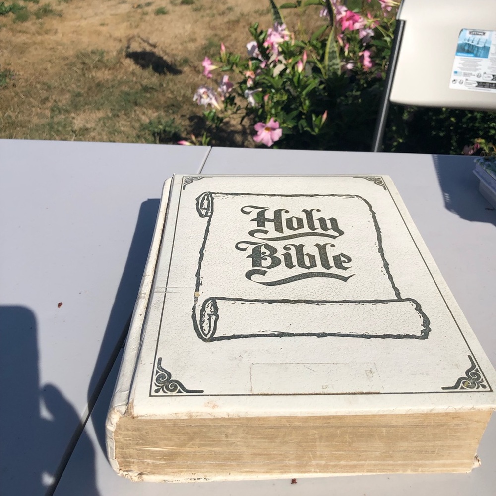 Classic White Holy Bible - White sling James Version CSS Edition 2976